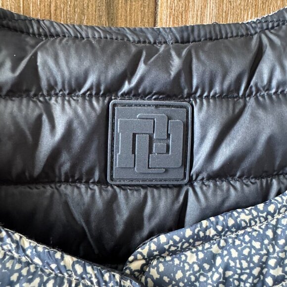 Devernois women's reversible (navy to navy & white) down sleeveless jacket sz S - Picture 7 of 9